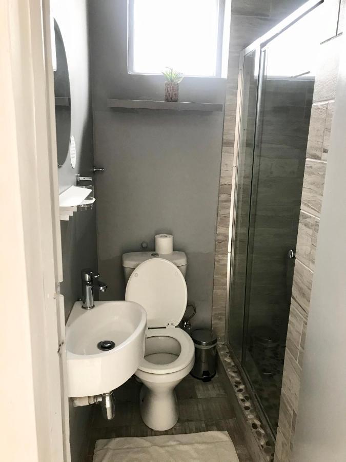 Moy Guesthouse & Backpackers Cape Town Exterior photo