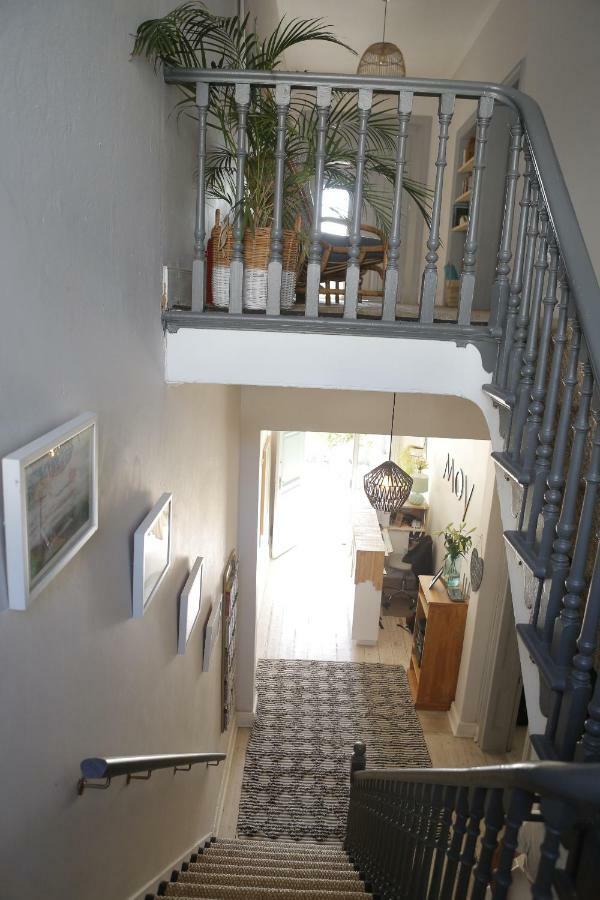 Moy Guesthouse & Backpackers Cape Town Exterior photo
