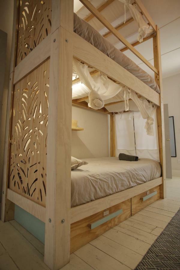 Moy Guesthouse & Backpackers Cape Town Exterior photo