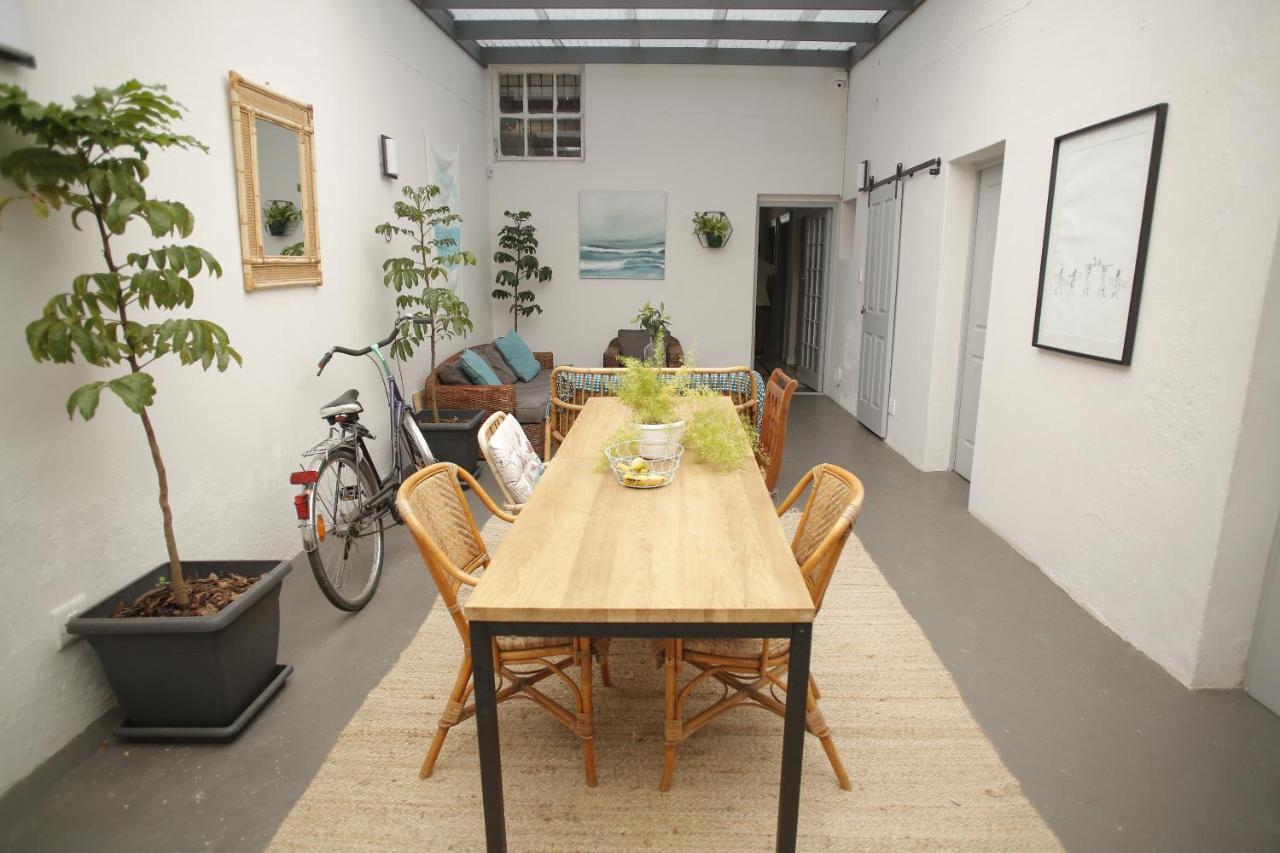 Moy Guesthouse & Backpackers Cape Town Exterior photo