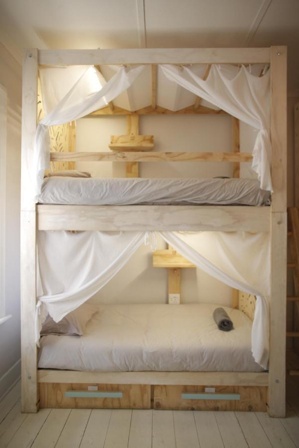 Moy Guesthouse & Backpackers Cape Town Exterior photo