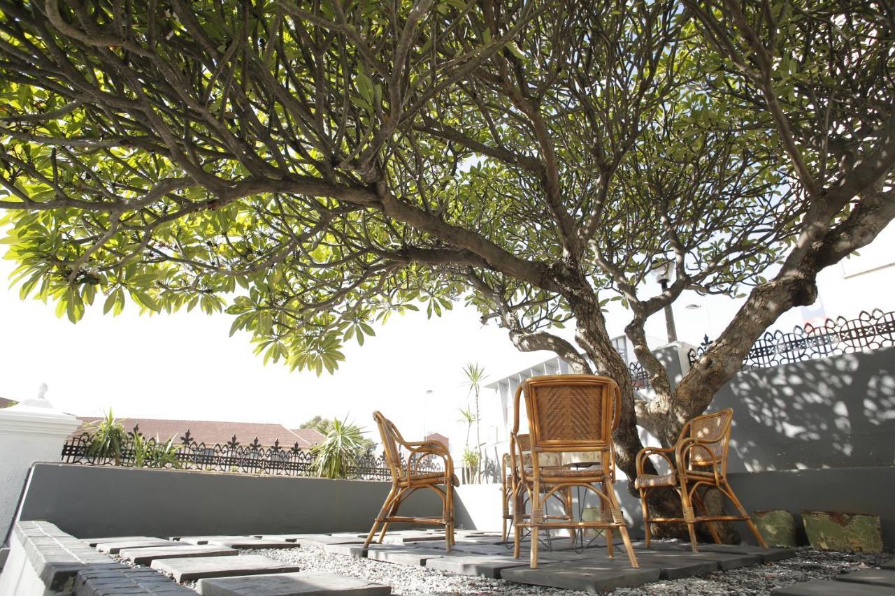 Moy Guesthouse & Backpackers Cape Town Exterior photo